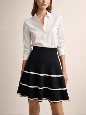 MAX STUDIO Knit Flare Skirt — Size S/M — Black & White